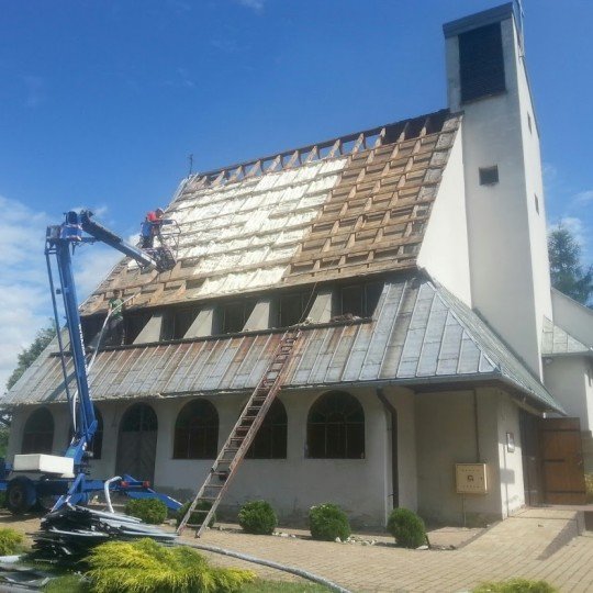 http://www.malowanie-dachow.pl/wp-content/uploads/2016/02/prace-z-podnośnika-540x540.jpg