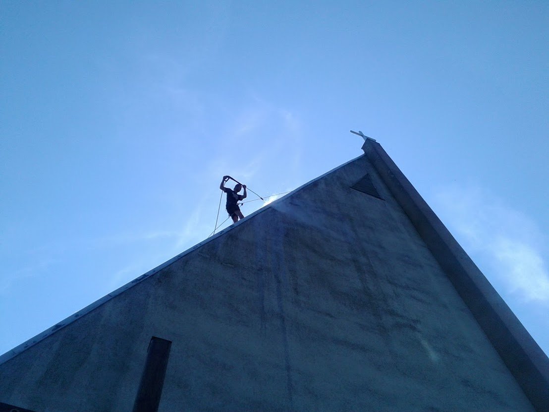 malowanie-dachu-kościoła.jpg